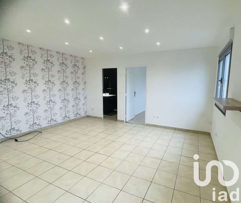 Photo 3 - Appartement à VARENNES-JARCY