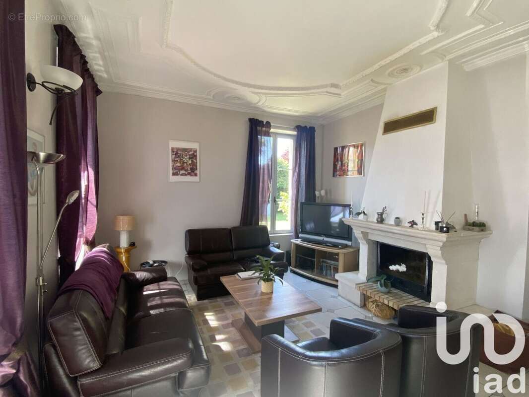 Photo 3 - Maison à URY