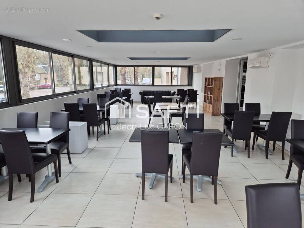 Photo 1 - Commerce à DOMPIERRE-SUR-BESBRE