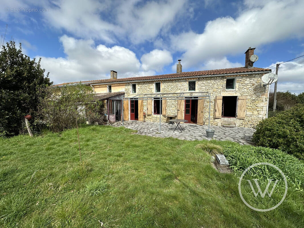 Maison à VENDAYS-MONTALIVET