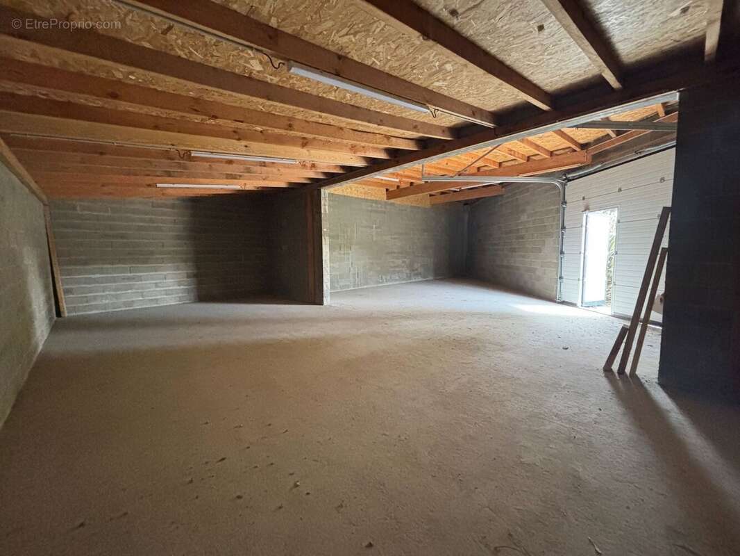 Commerce à BENESSE-MAREMNE