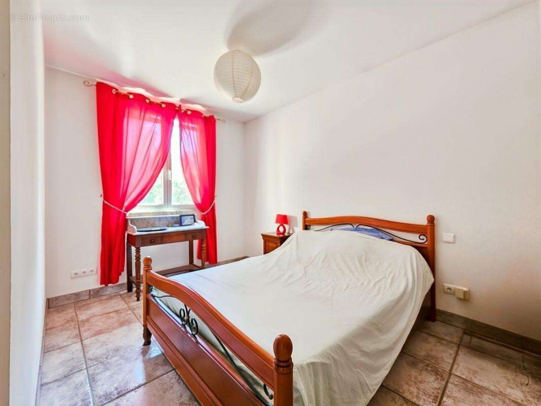 Maison à SAINTE-ANASTASIE