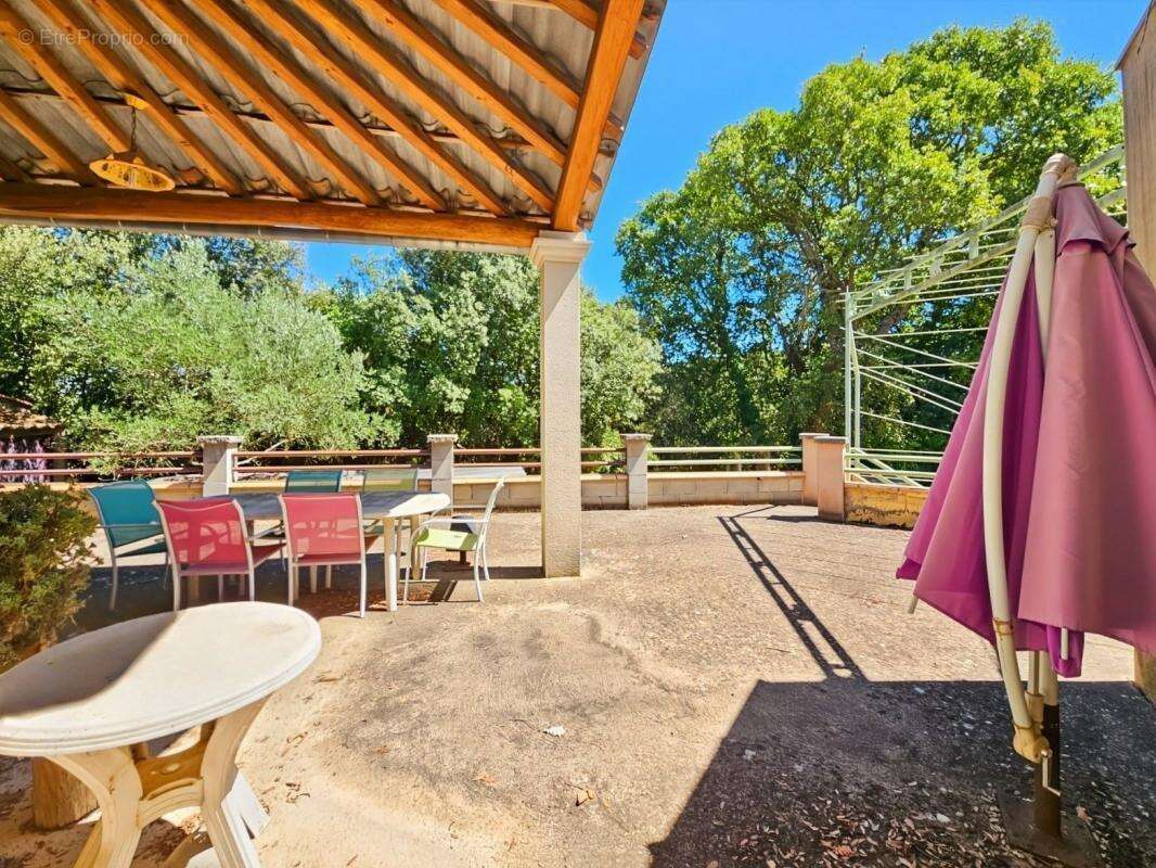 Maison à SAINTE-ANASTASIE