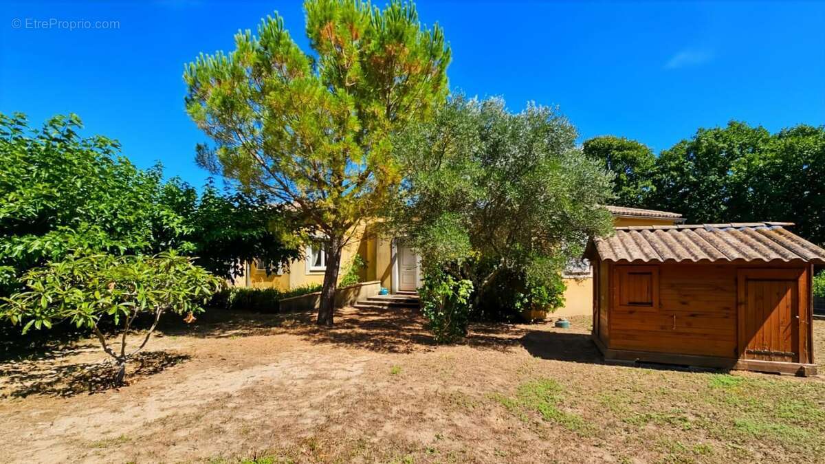 Maison à SAINTE-ANASTASIE