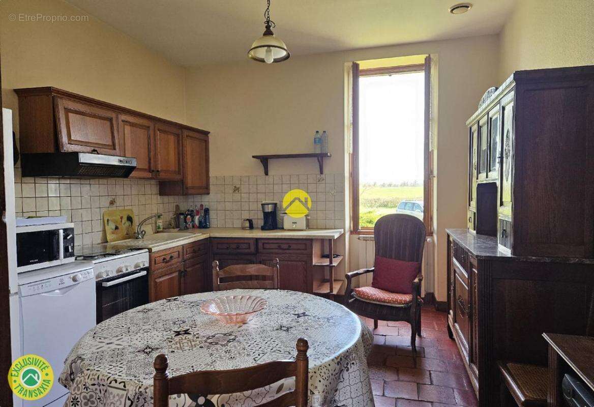 Maison à COSNE-D&#039;ALLIER