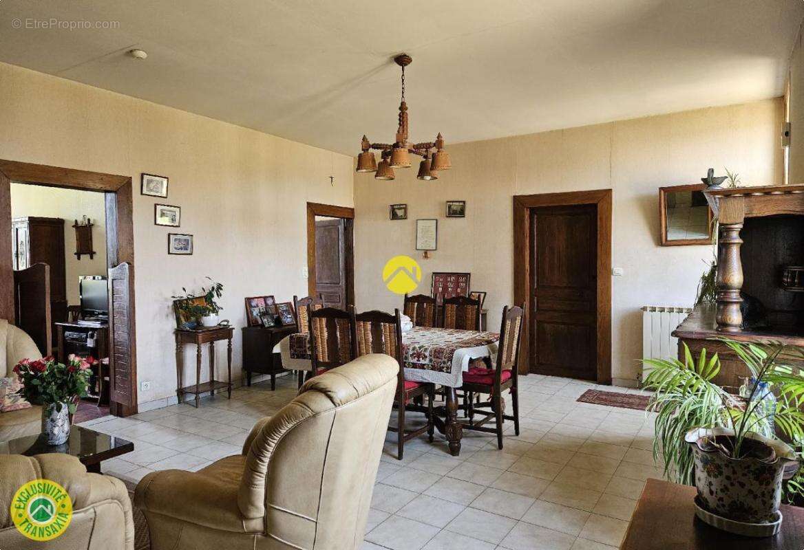 Maison à COSNE-D&#039;ALLIER