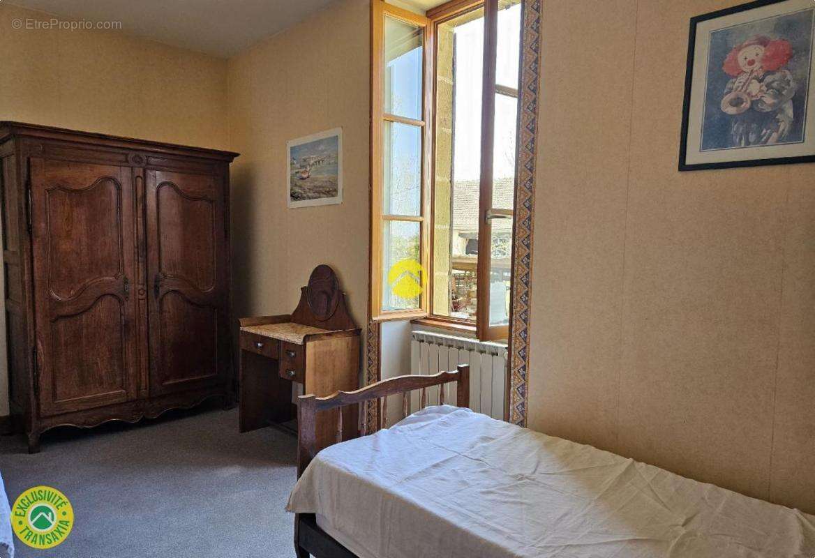 Maison à COSNE-D&#039;ALLIER