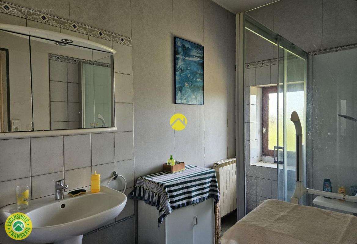 Maison à COSNE-D&#039;ALLIER