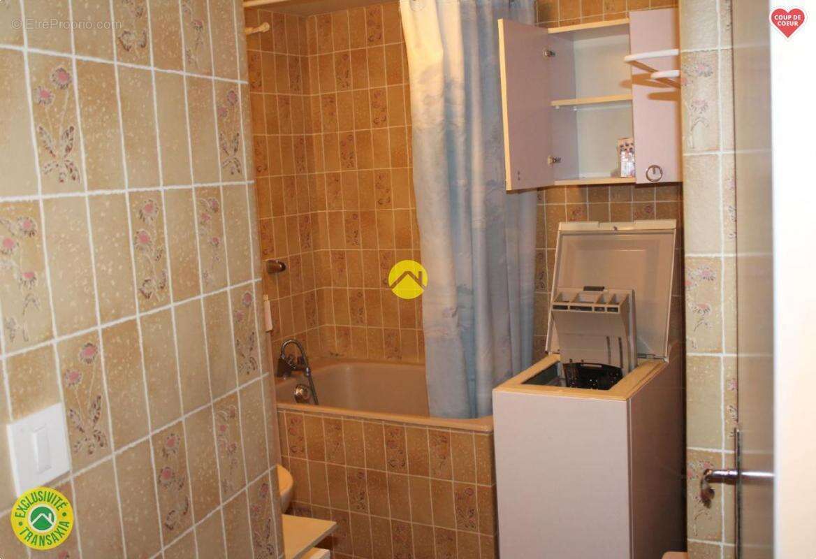 Appartement à VIC-SUR-CERE