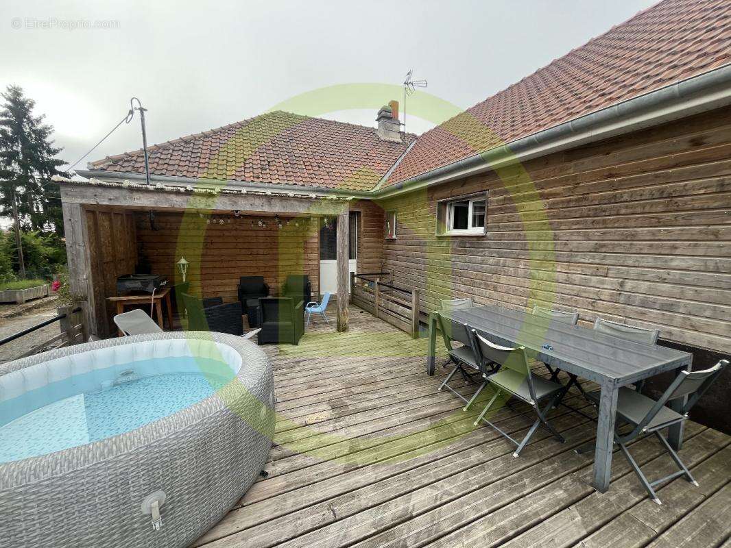 Maison à LE PLESSIER-ROZAINVILLERS