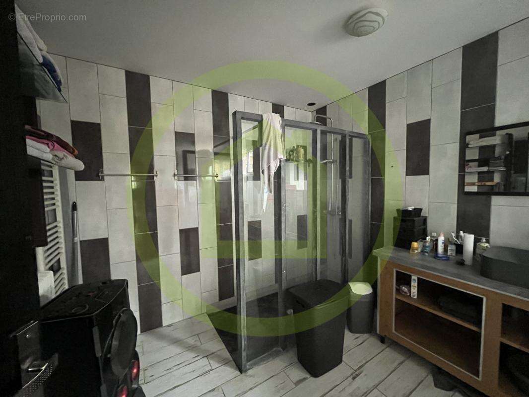 Maison à LE PLESSIER-ROZAINVILLERS