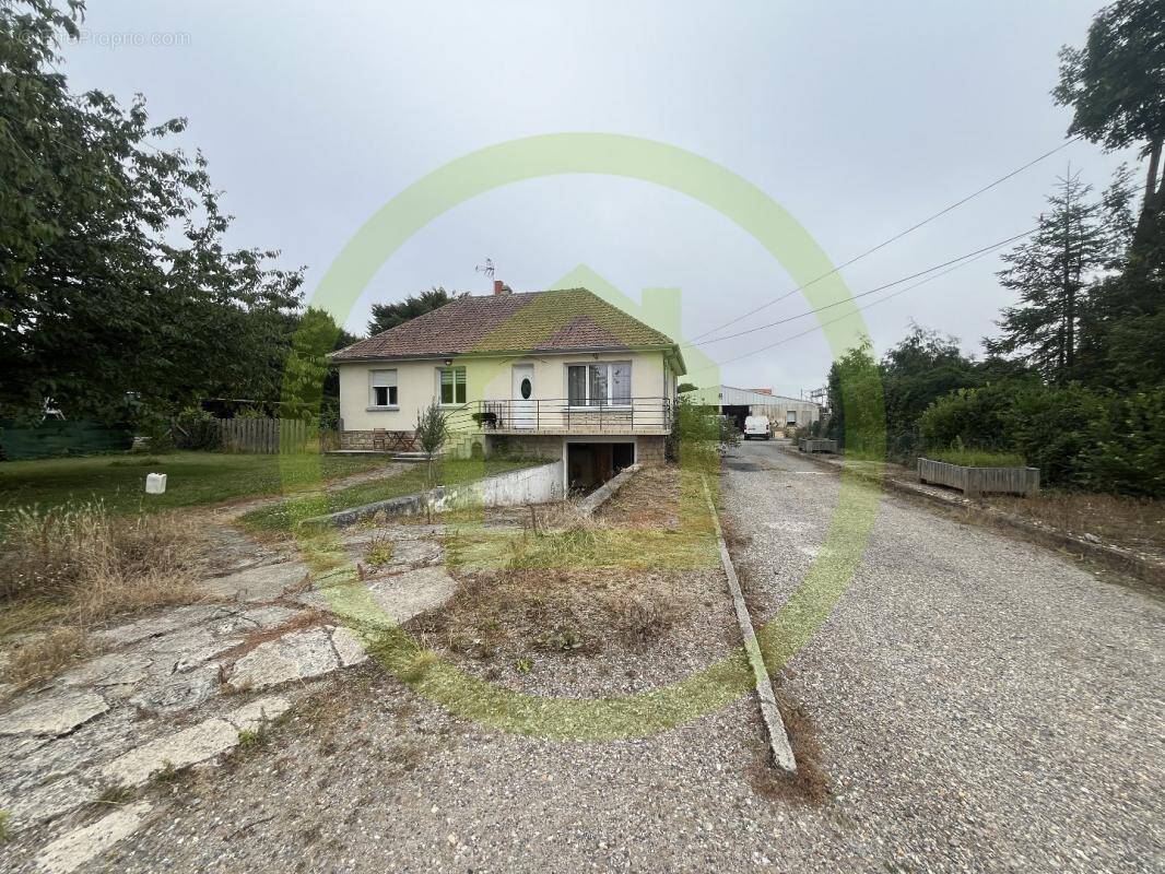 Maison à LE PLESSIER-ROZAINVILLERS