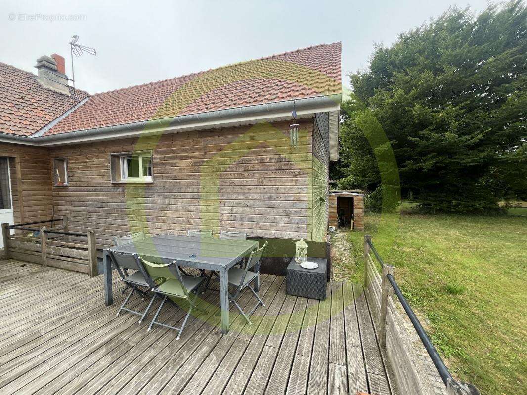 Maison à LE PLESSIER-ROZAINVILLERS