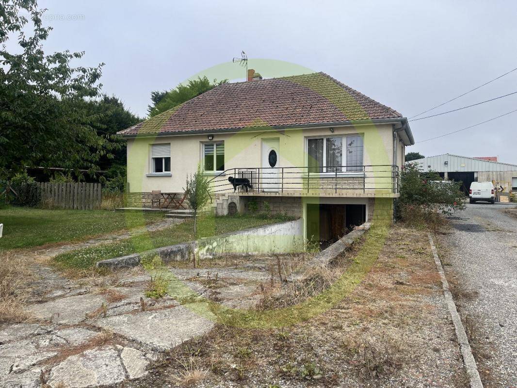 Maison à LE PLESSIER-ROZAINVILLERS