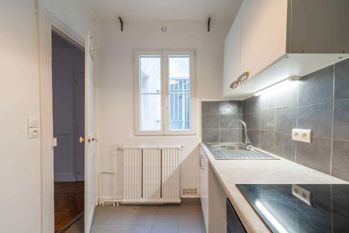 Appartement à PARIS-14E