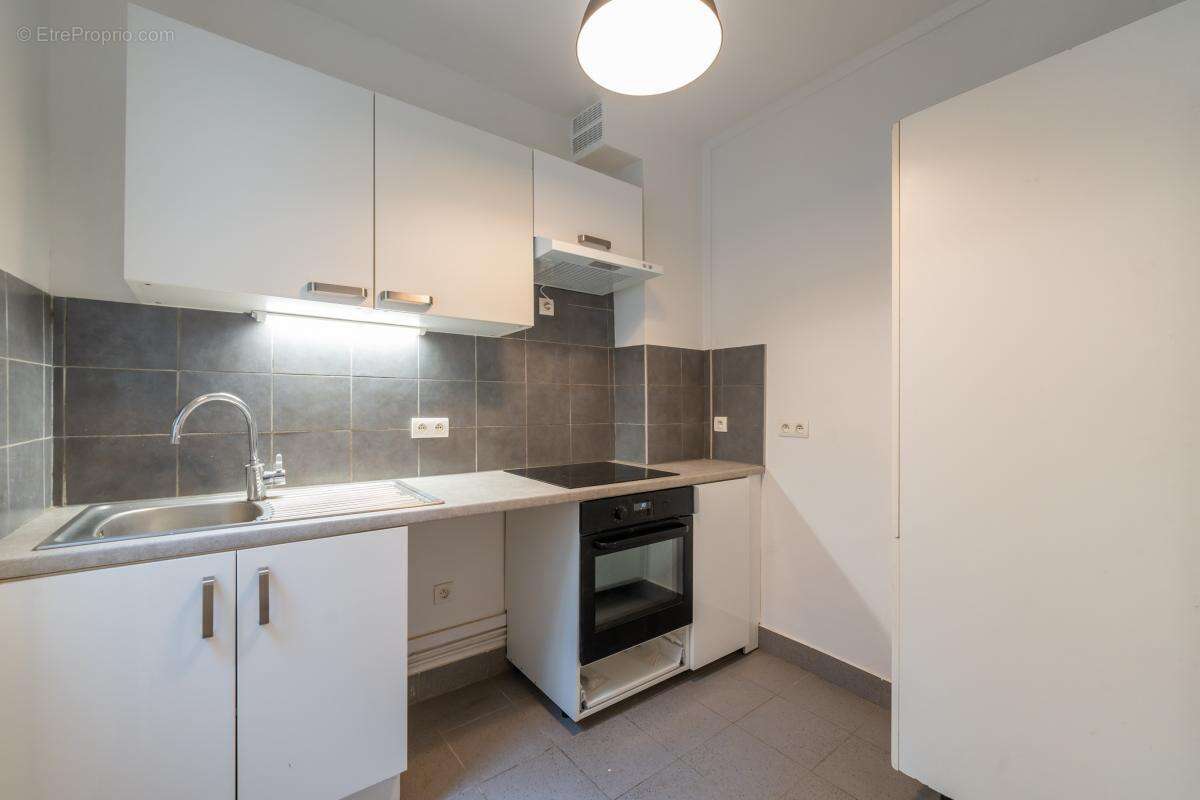 Appartement à PARIS-14E