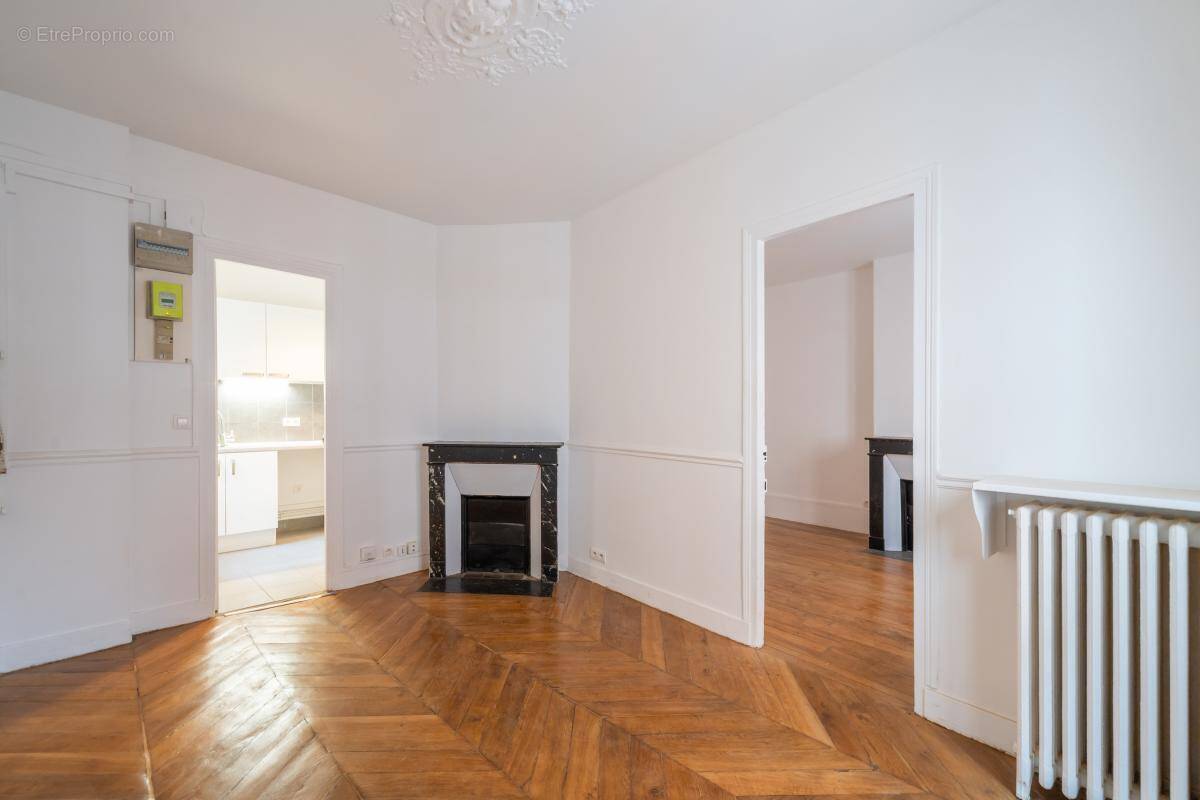 Appartement à PARIS-14E
