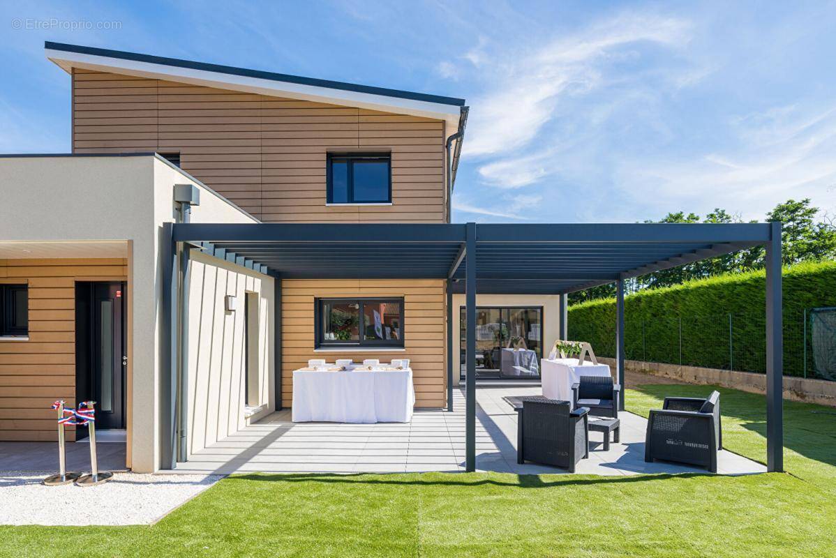 Terrain à AUNAY-SUR-ODON