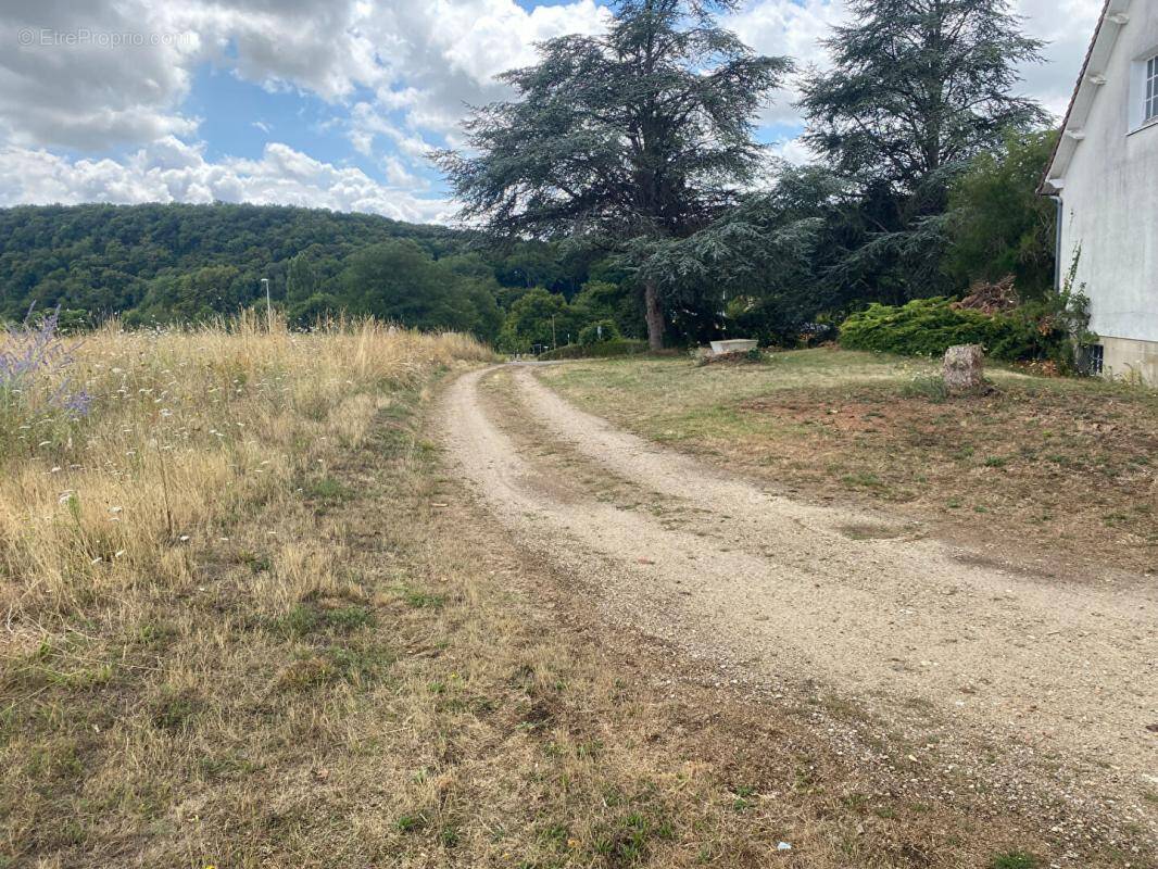 Maison à POULIGNY-SAINT-PIERRE