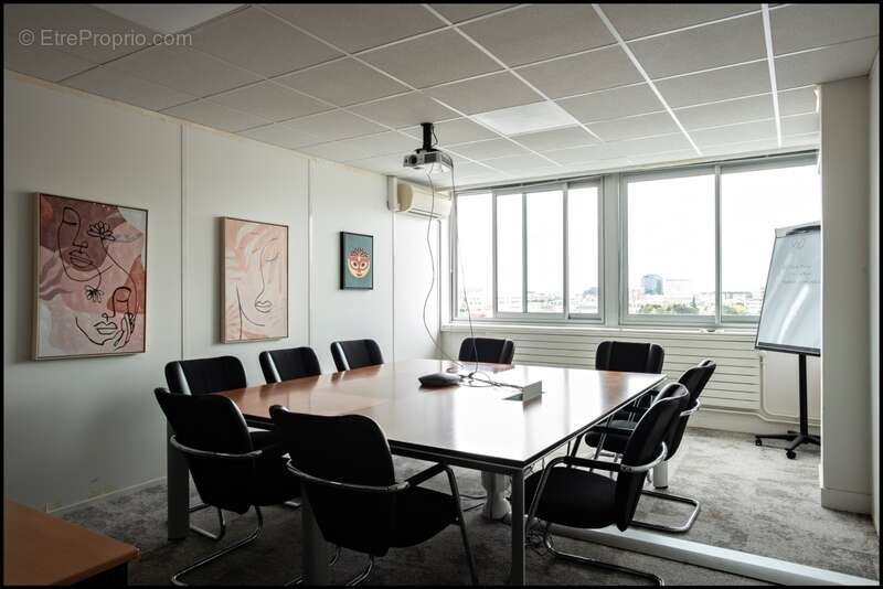 Commerce à NANTERRE