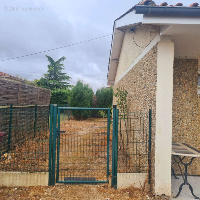 Maison à SAINT-SEURIN-SUR-L&#039;ISLE