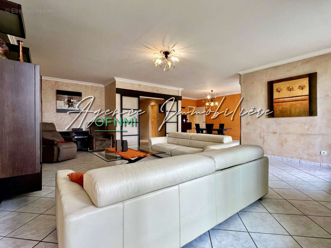 Appartement à SAINT-ETIENNE