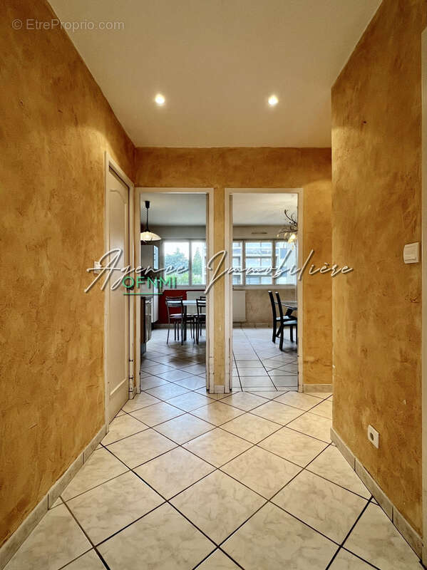 Appartement à SAINT-ETIENNE