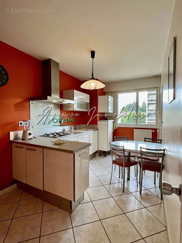 Appartement à SAINT-ETIENNE