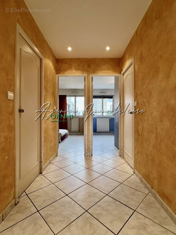 Appartement à SAINT-ETIENNE