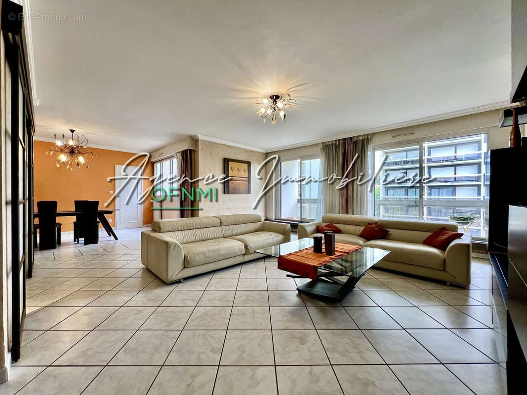 Appartement à SAINT-ETIENNE