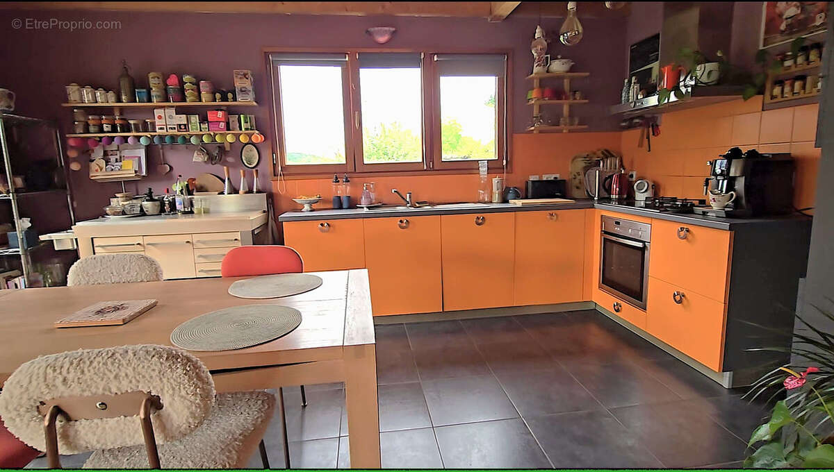 Maison à SAINT-BASILE