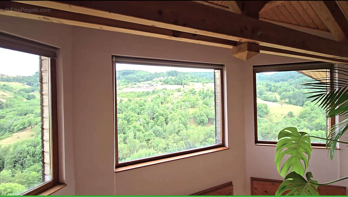 Maison à SAINT-BASILE