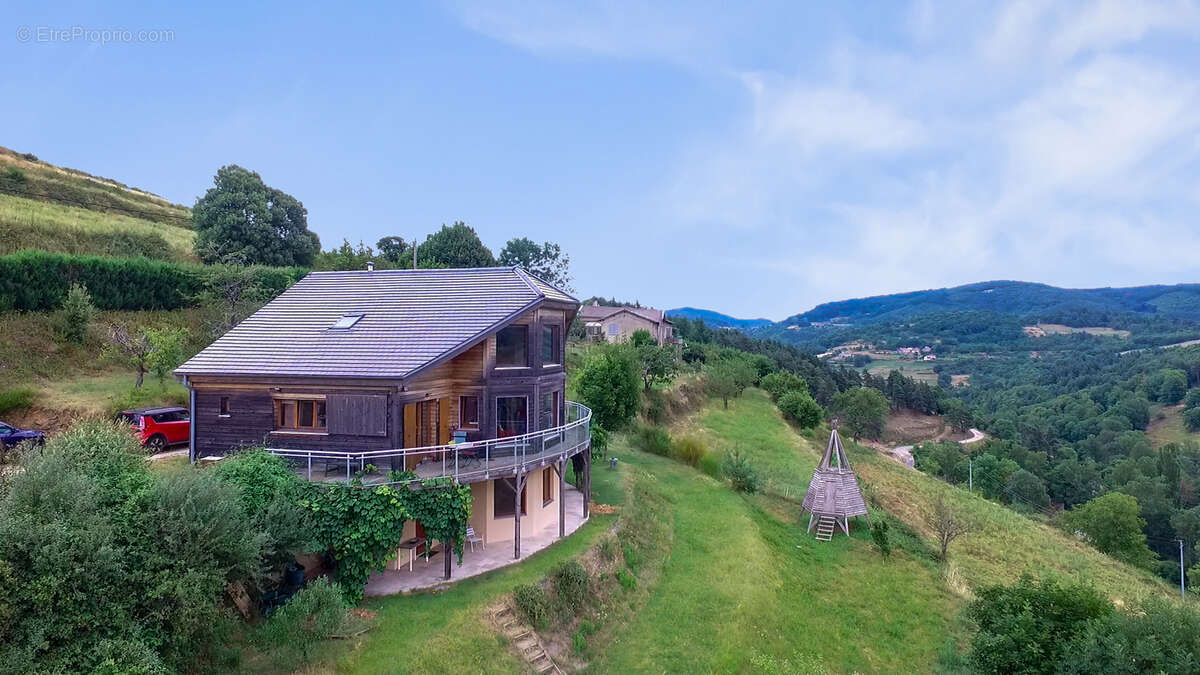 Maison à SAINT-BASILE