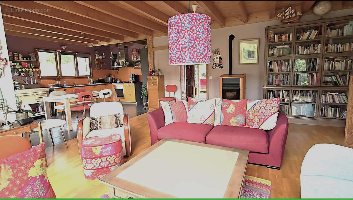 Maison à SAINT-BASILE