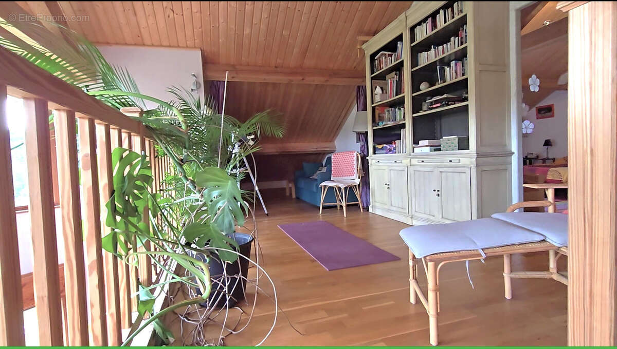 Maison à SAINT-BASILE