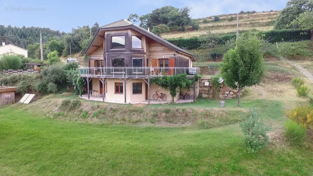 Maison à SAINT-BASILE