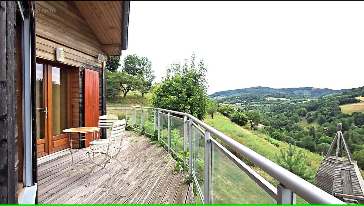 Maison à SAINT-BASILE