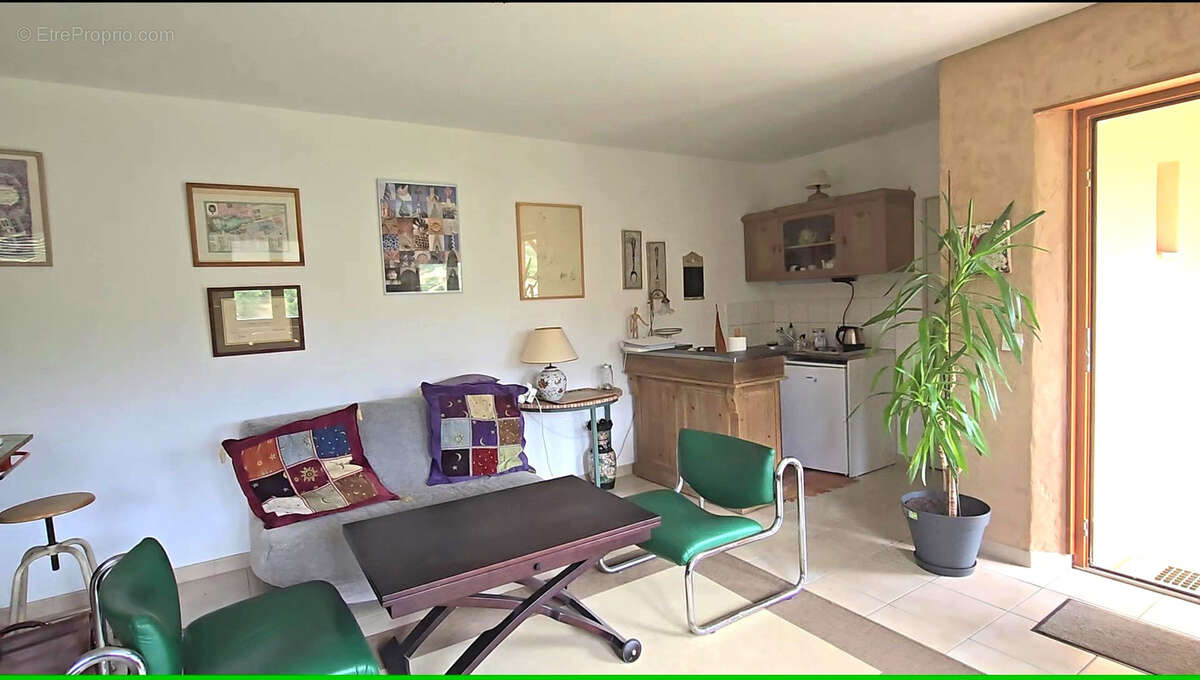 Maison à SAINT-BASILE