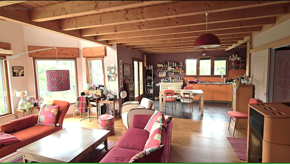 Maison à SAINT-BASILE