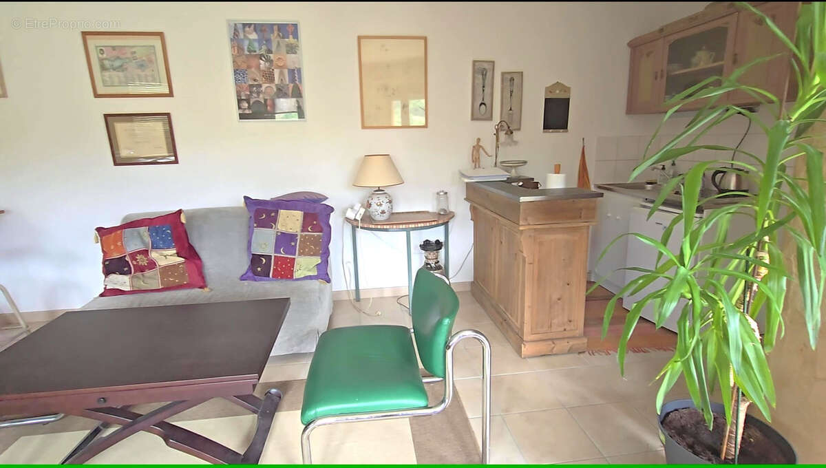 Maison à SAINT-BASILE