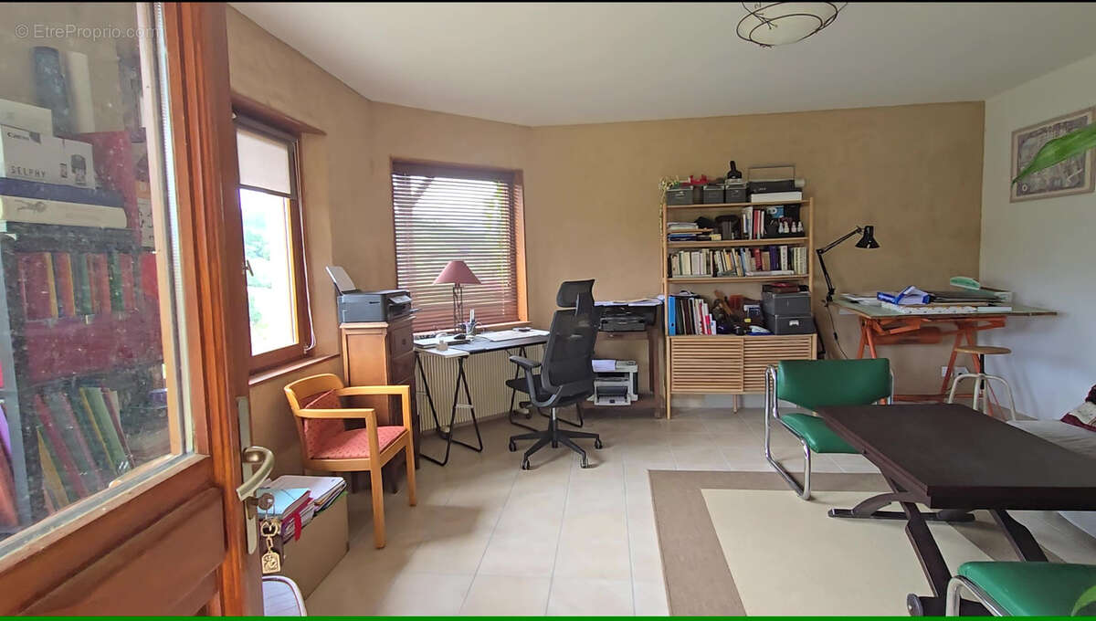 Maison à SAINT-BASILE