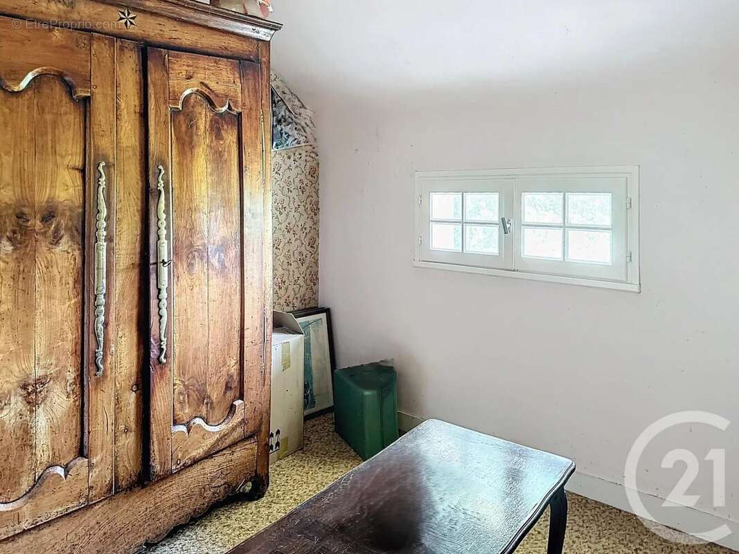 Maison à SAINT-JEAN-LA-POTERIE