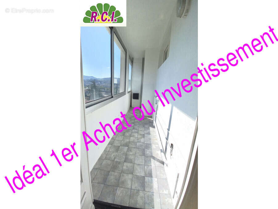 Appartement à UNIEUX