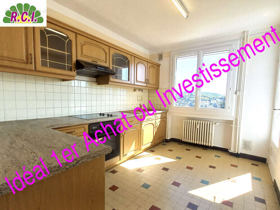 Appartement à UNIEUX