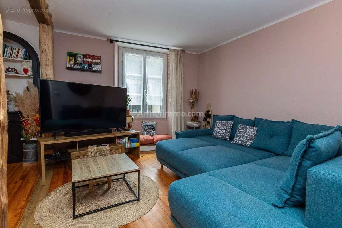 Maison à SAINT-GEOIRE-EN-VALDAINE