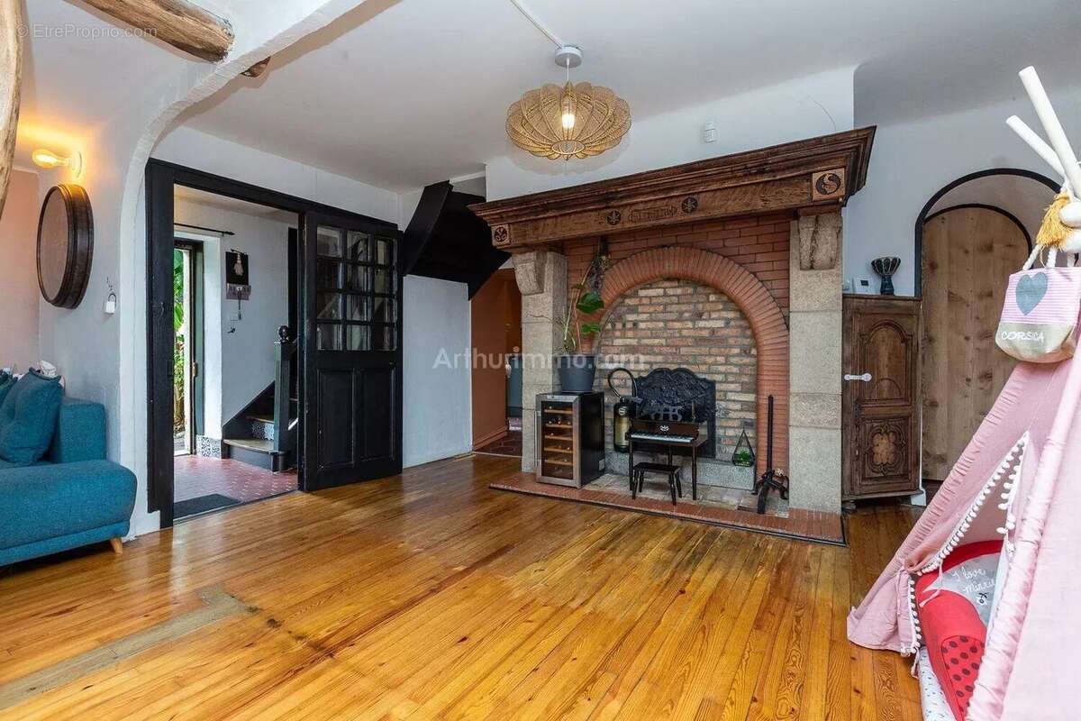 Maison à SAINT-GEOIRE-EN-VALDAINE