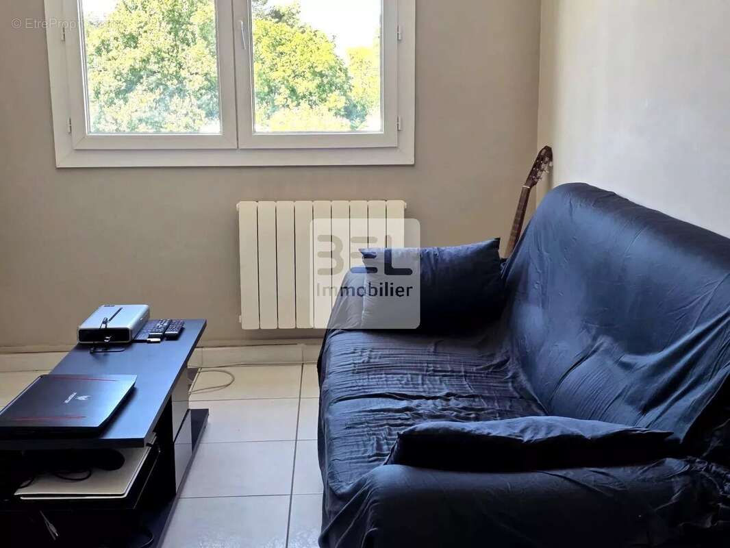 Appartement à BAGNOLS-SUR-CEZE