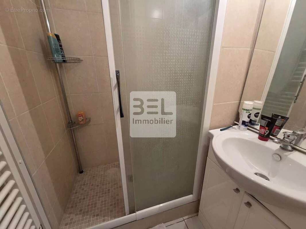 Appartement à BAGNOLS-SUR-CEZE