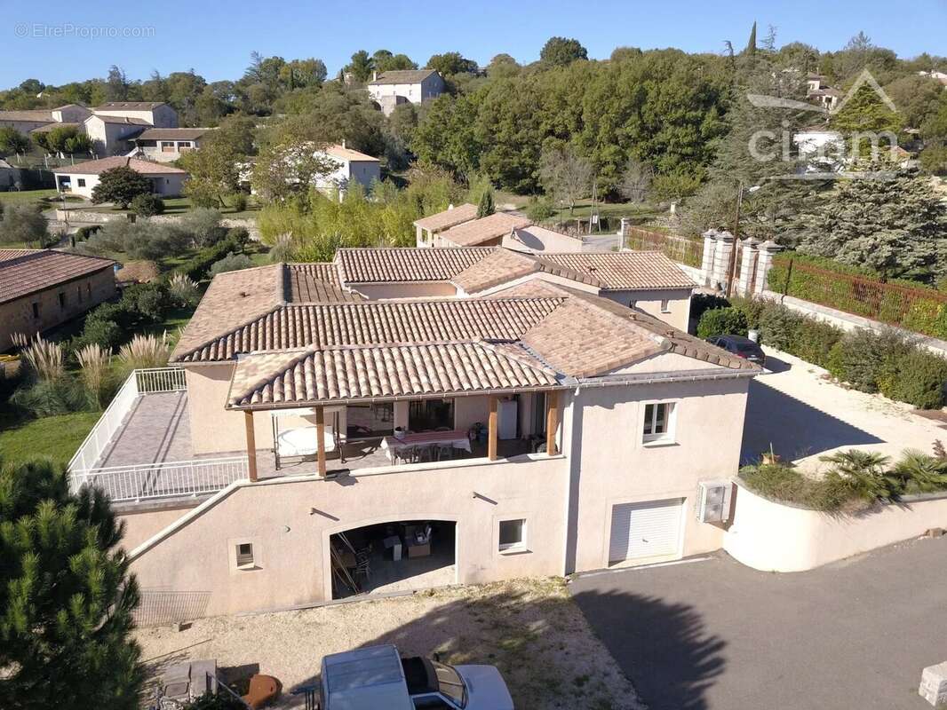 Maison à RUOMS