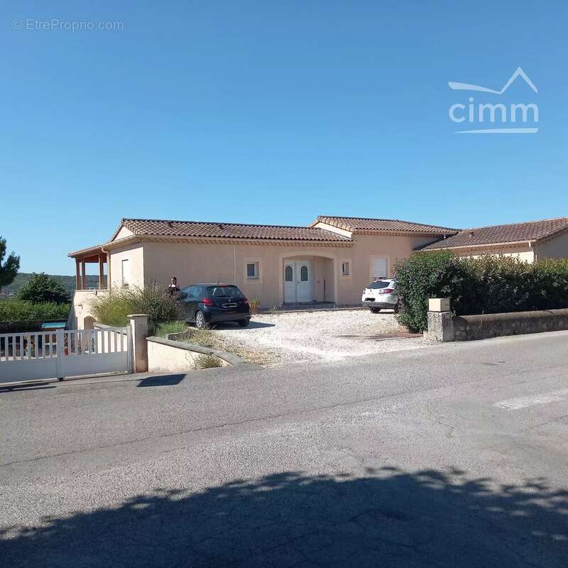 Maison à RUOMS